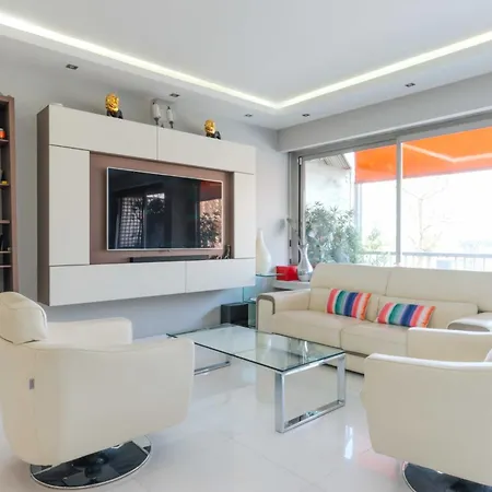 Lovely With Balcony - Eiffel Tower Apartment *