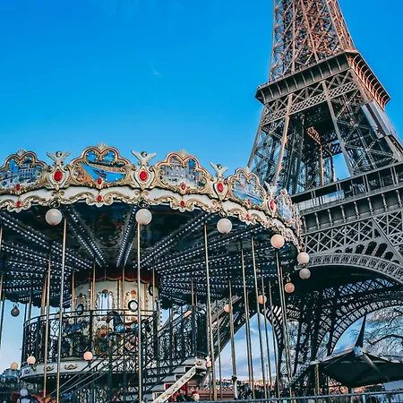 Lovely With Balcony - Eiffel Tower Apartment *